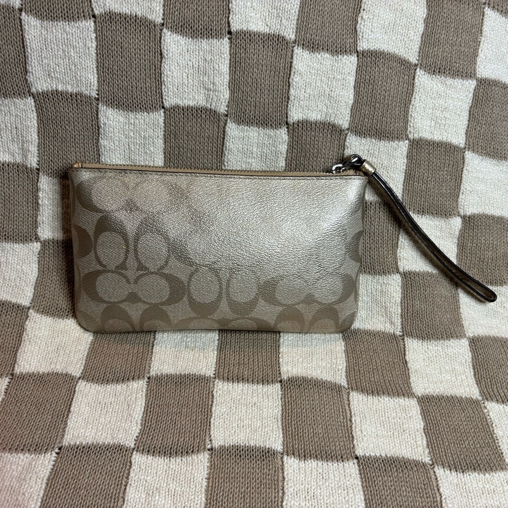 Coach large wristlet in signature canvas - Picture 10 of 10